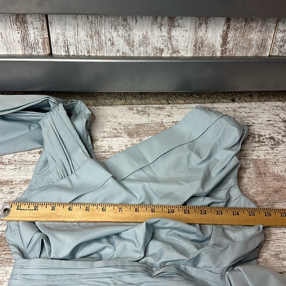 Sachin & Babi Besiktas Gown in Powder Blue Size 4 NWT - Picture 4 of 8